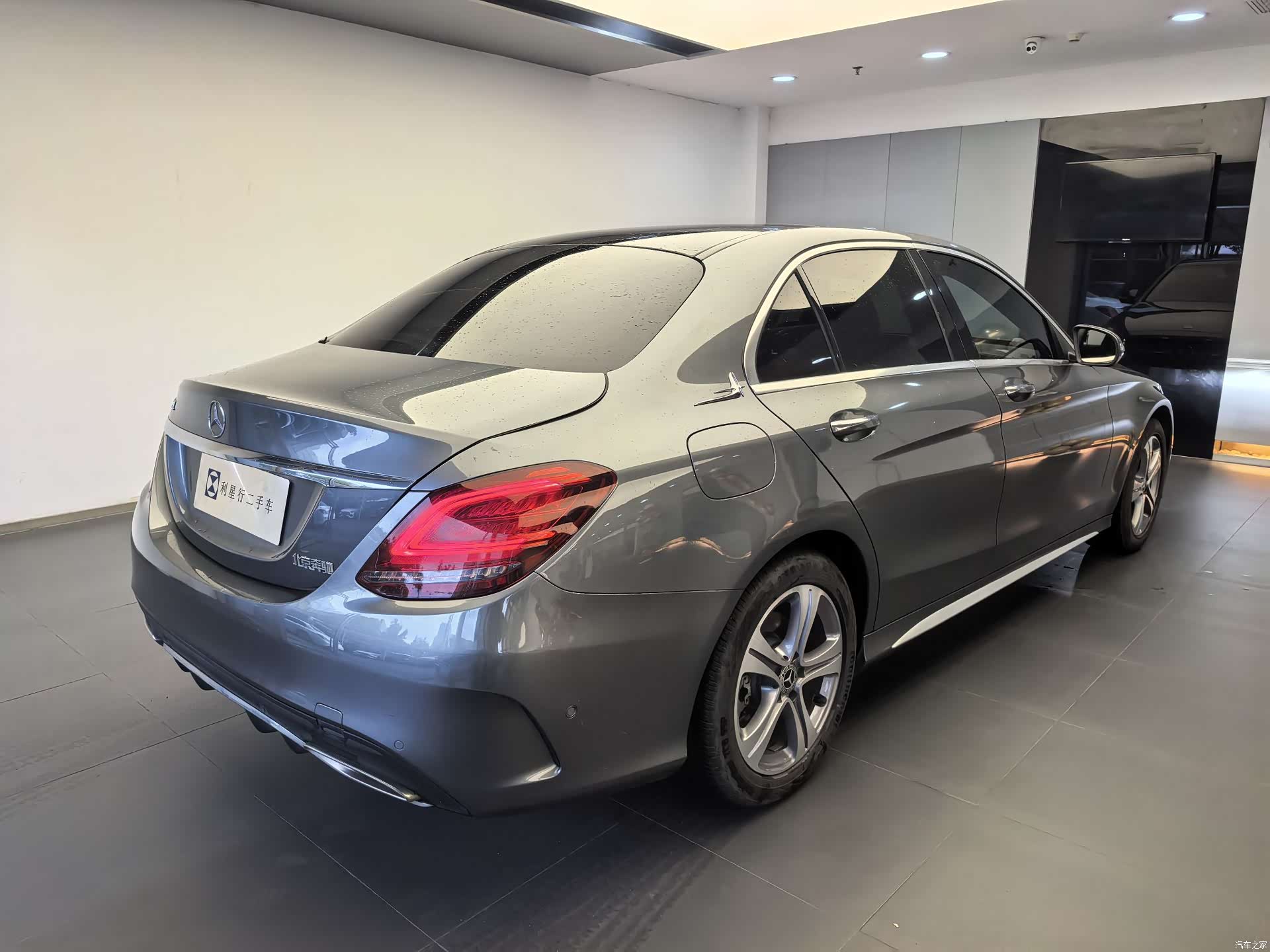 Mercedes-Benz C-Class, 2019 16