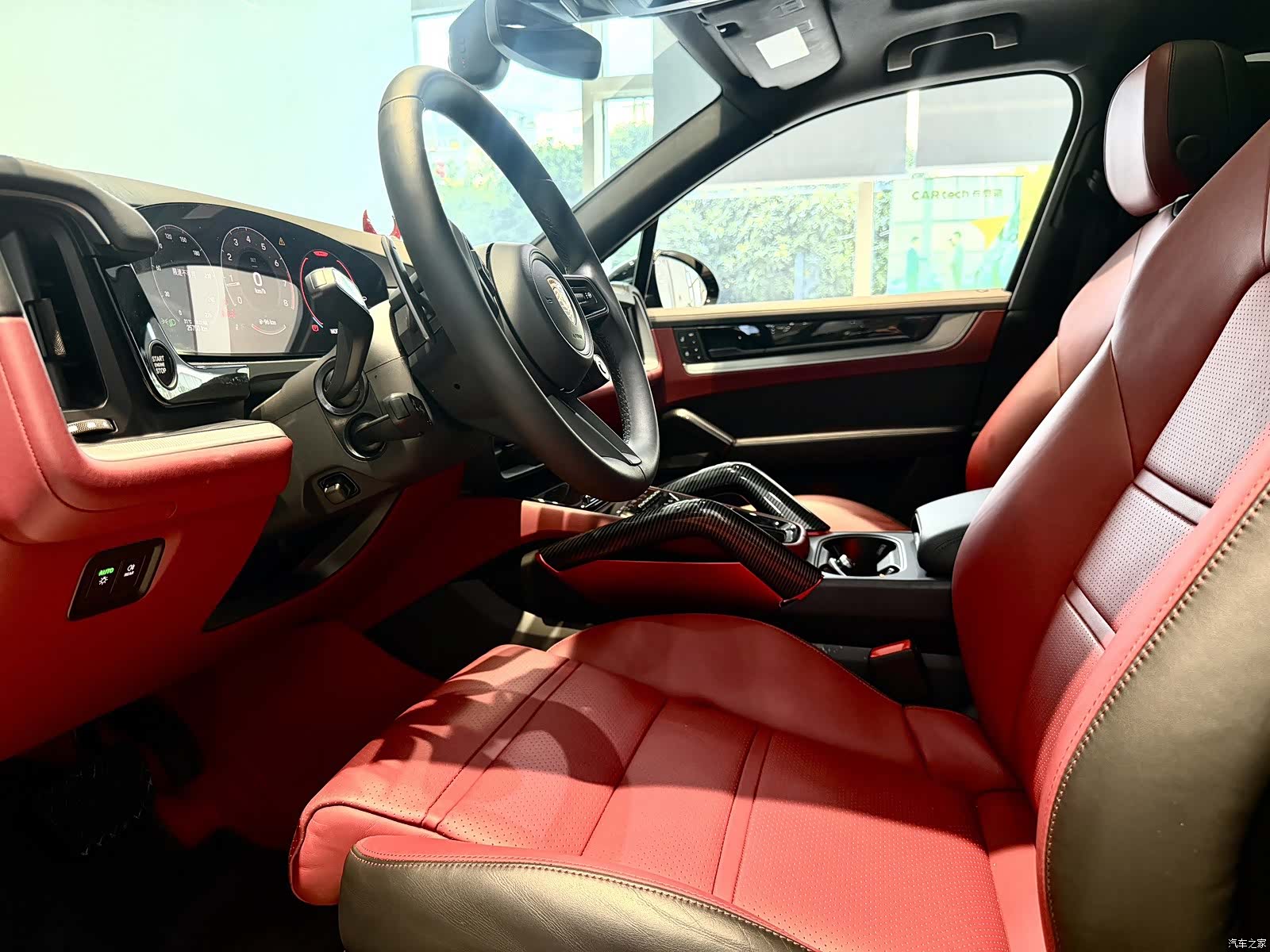 Porsche Cayenne, 2025 12