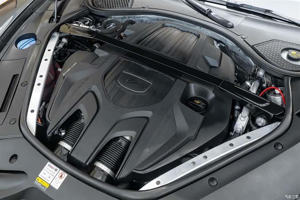 Porsche Panamera, 2022 9