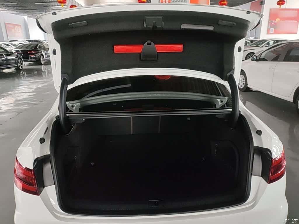 Audi A4L, 2018 19