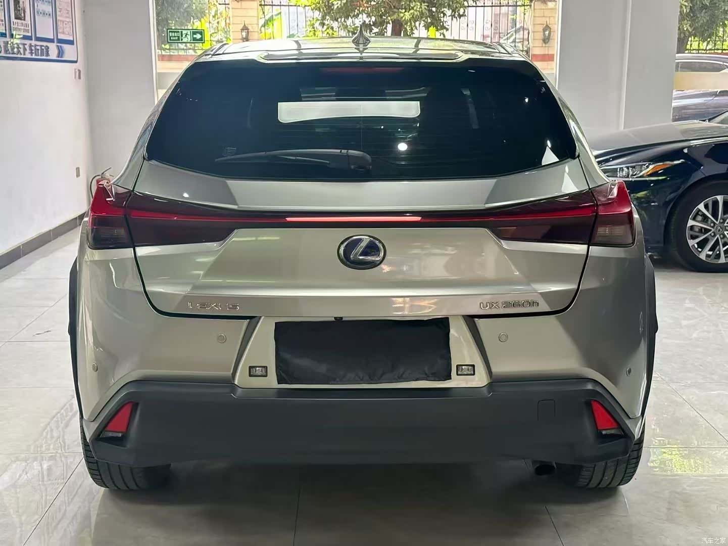 Lexus UX, 2021 8