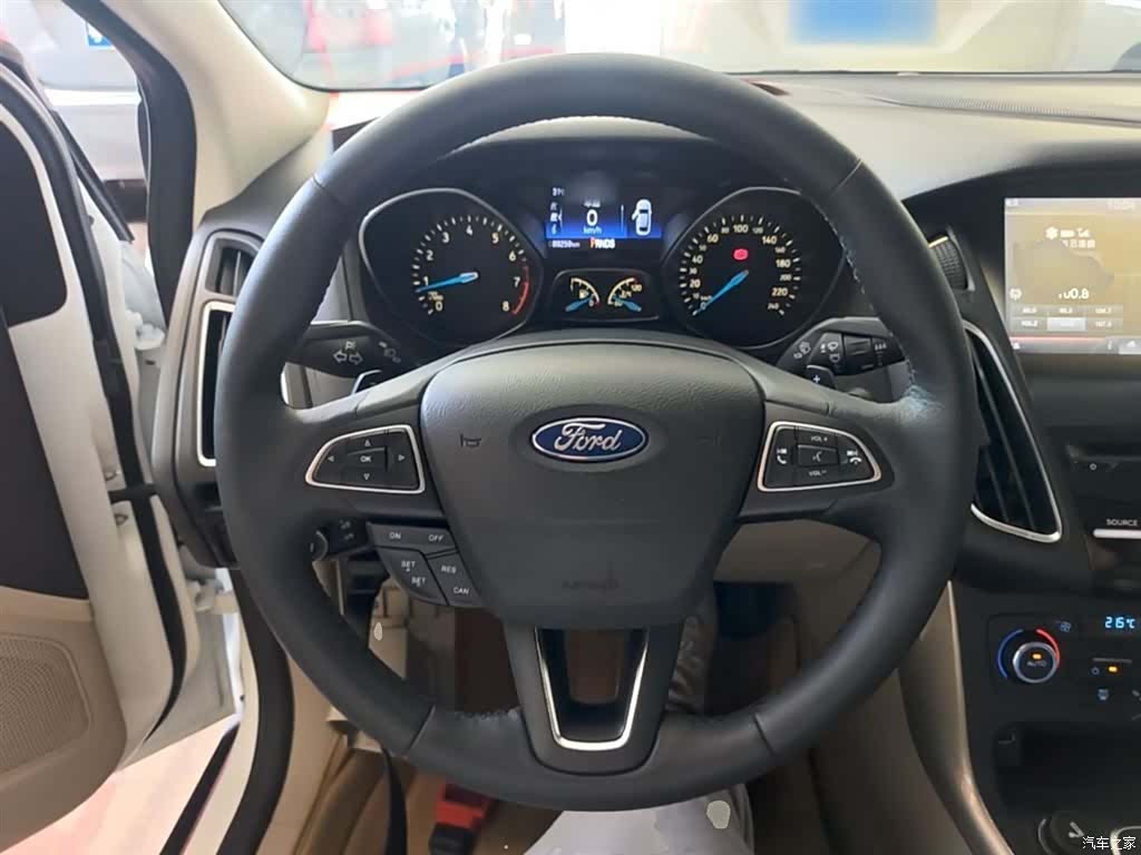 Ford Focus, 2015 11
