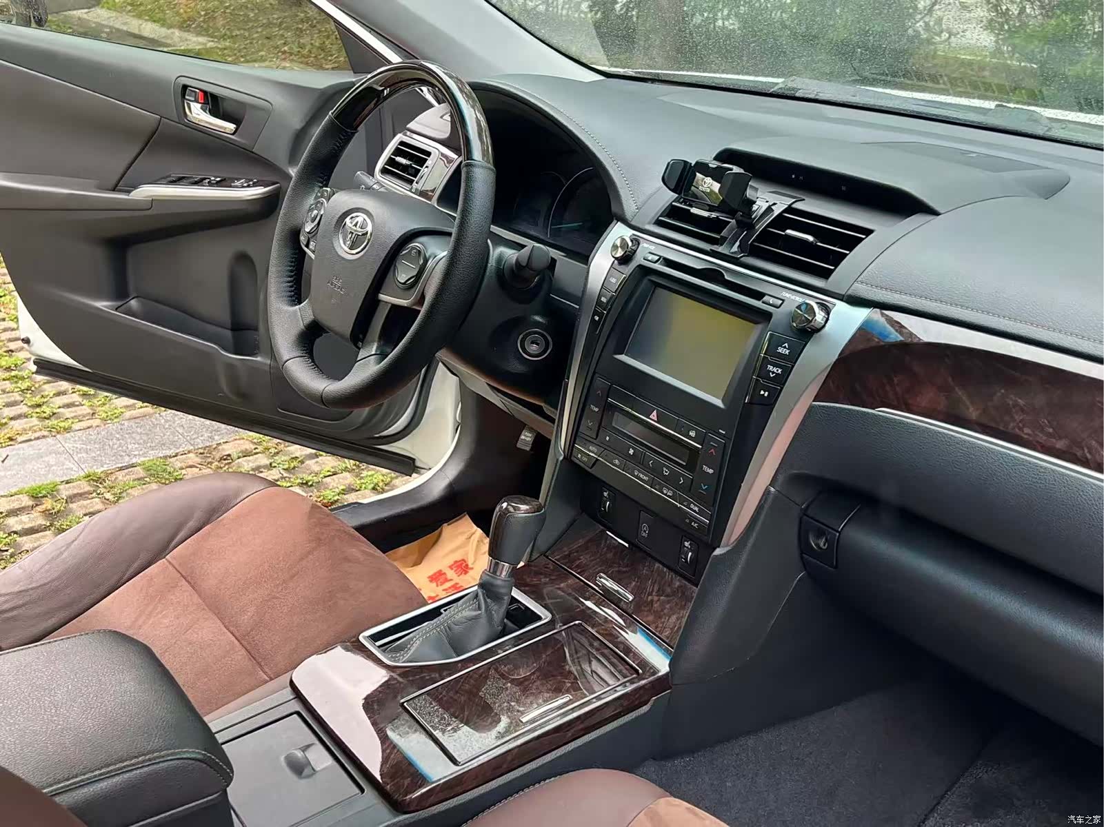 Toyota Camry, 2017 16
