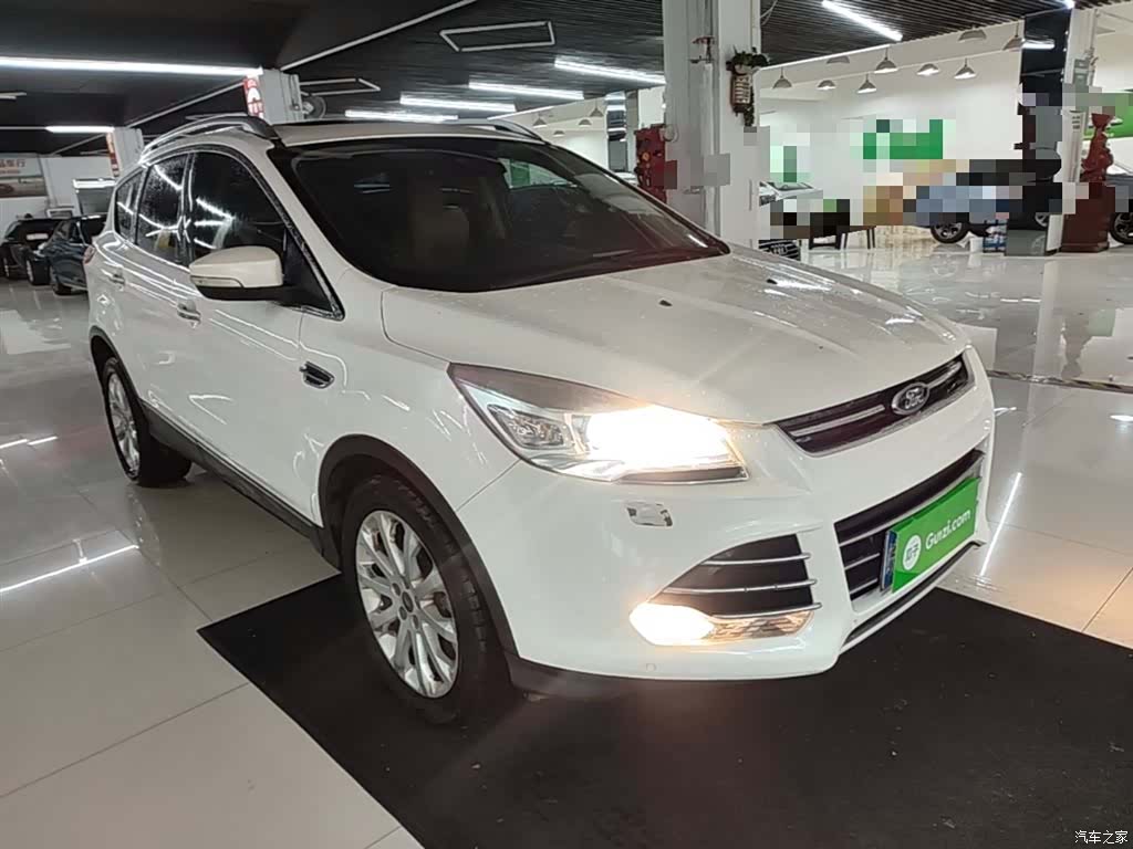 Ford Kuga, 2015 4