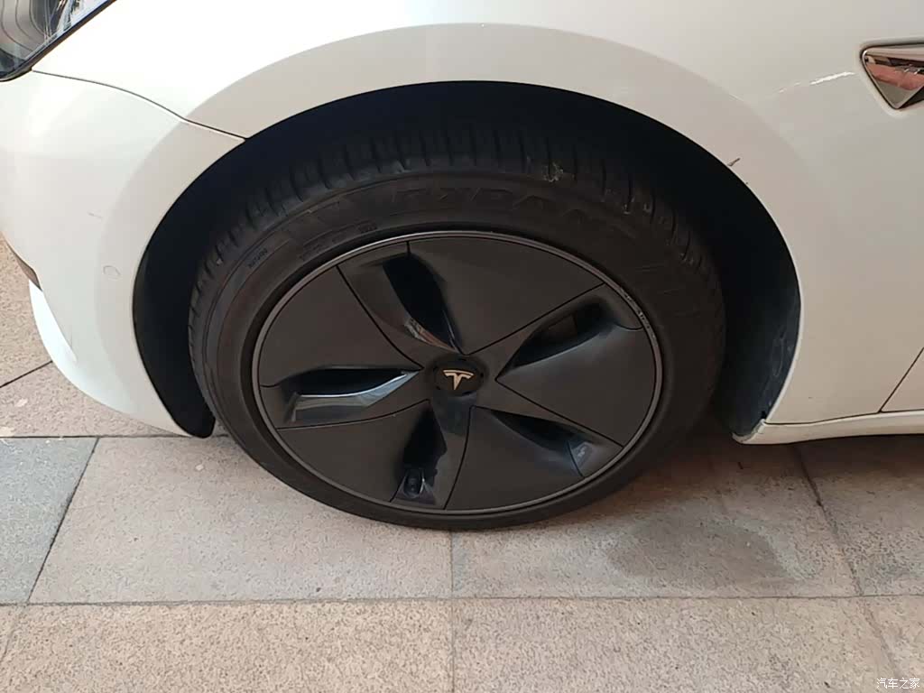 Tesla Model 3, 2020 23