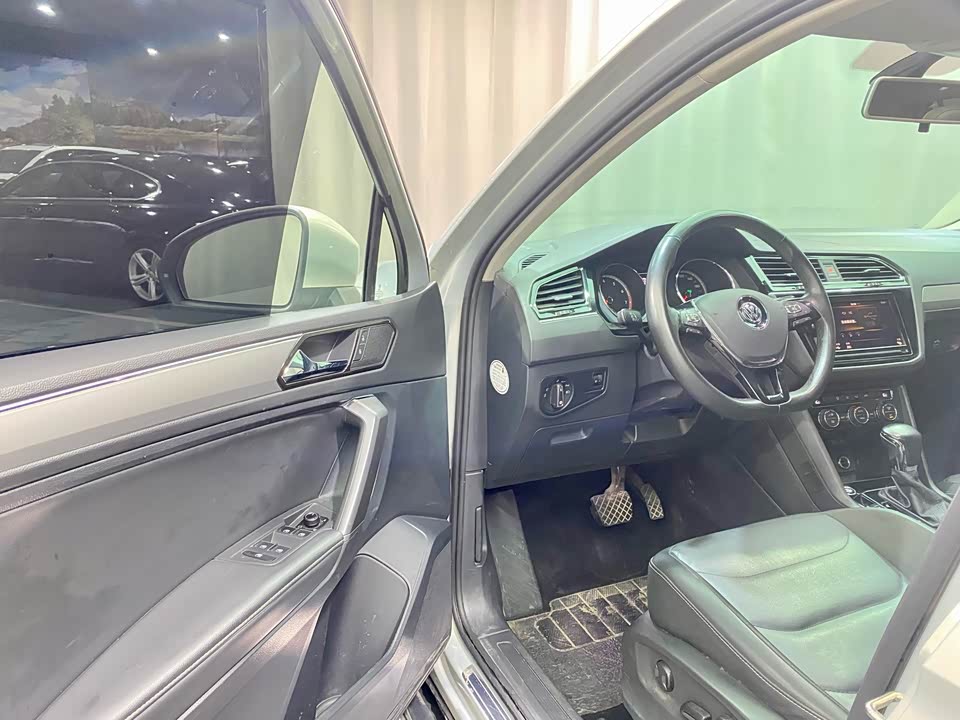 Volkswagen Tiguan L