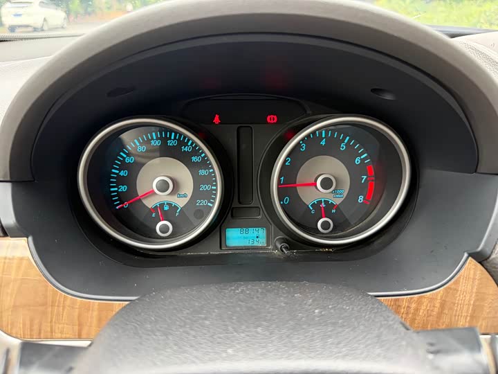 Buick Excelle 2015 1.5L МКПП zun xiang xing