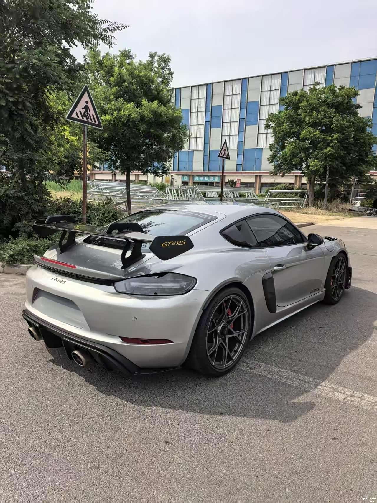 Porsche Cayman, 2023 все фото