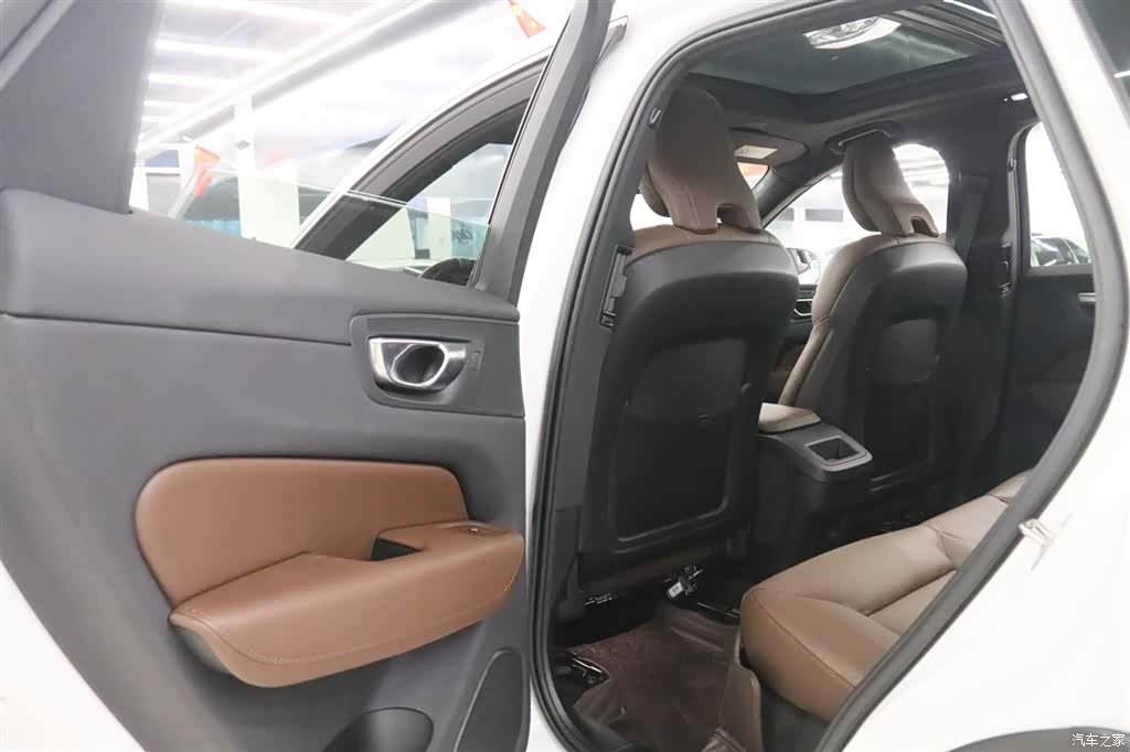 Volvo XC60, 2023 13