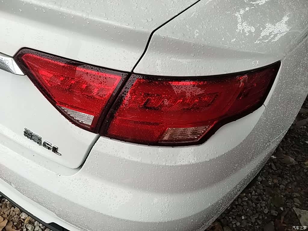 Geely Emgrand, 2019 8