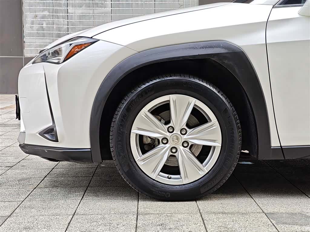 Lexus UX, 2019 все фото