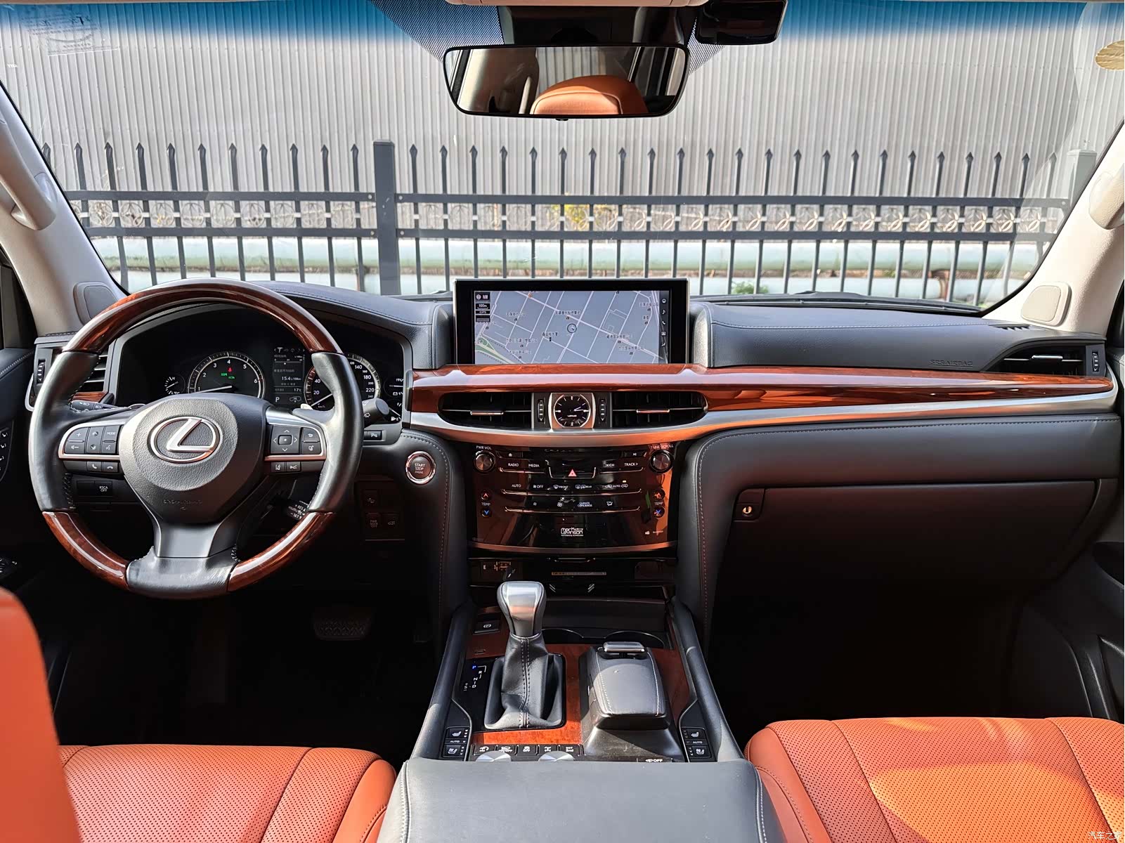 Lexus LX, 2016 20