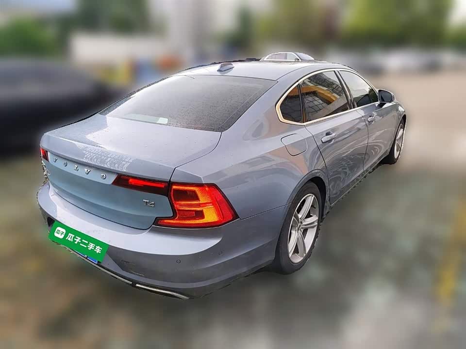 Volvo S90
