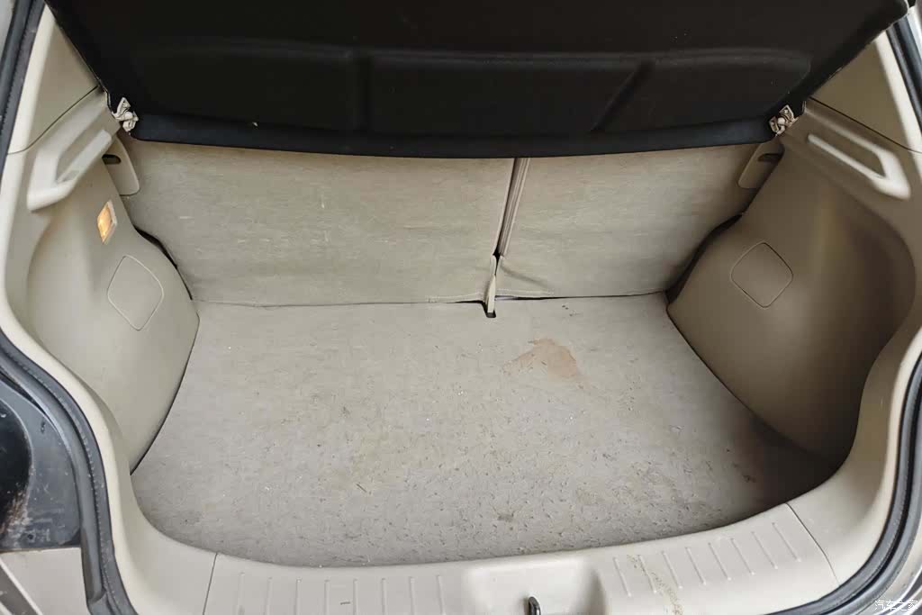 Nissan Tiida, 2012 4