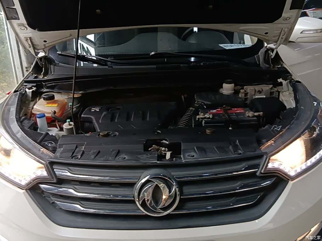 DongFeng AX7, 2015 20