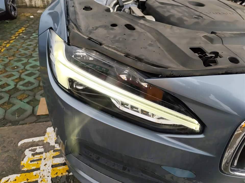 Volvo S90