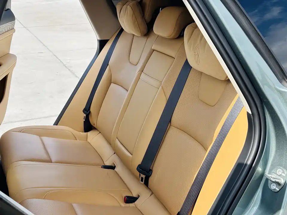 AITO Ask the world M5