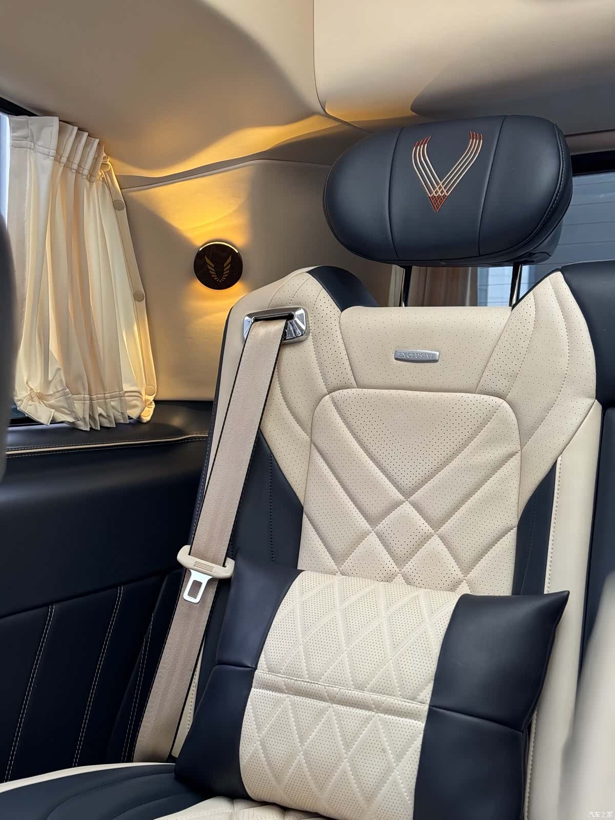 Mercedes-Benz V-Class, 2023 12