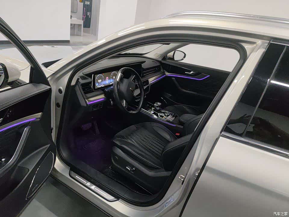 Hongqi HS5, 2023 4