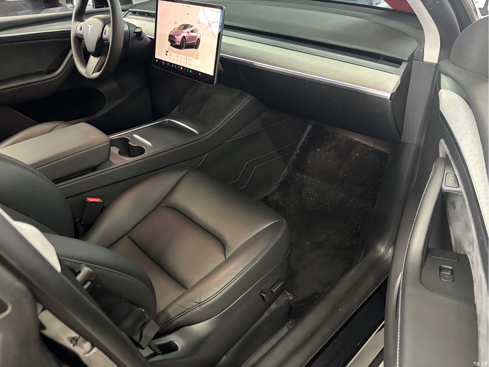 Tesla Model Y, 2024 4