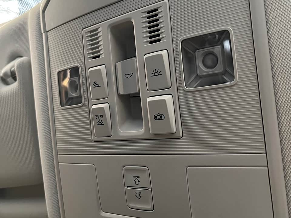 Volkswagen T-ROC exploring Songs