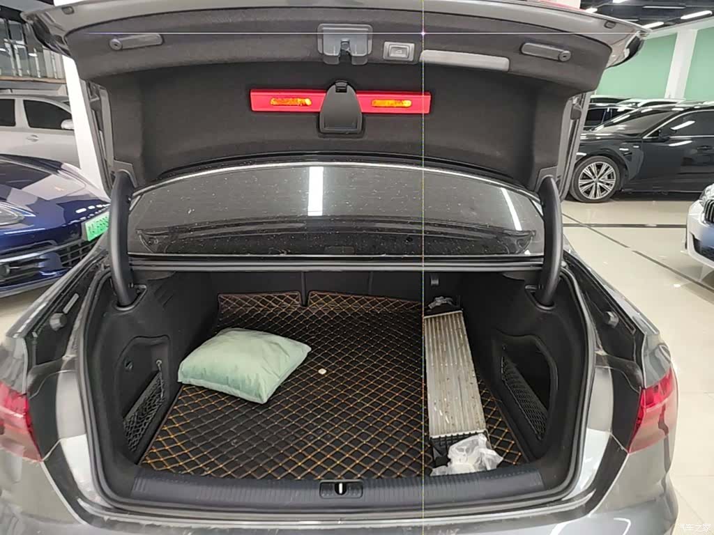 Audi A4L, 2021 15