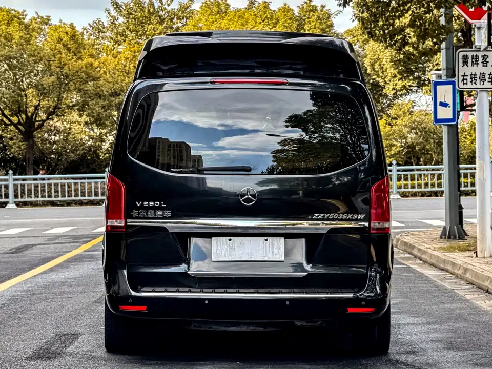 Mercedes-Benz V-class