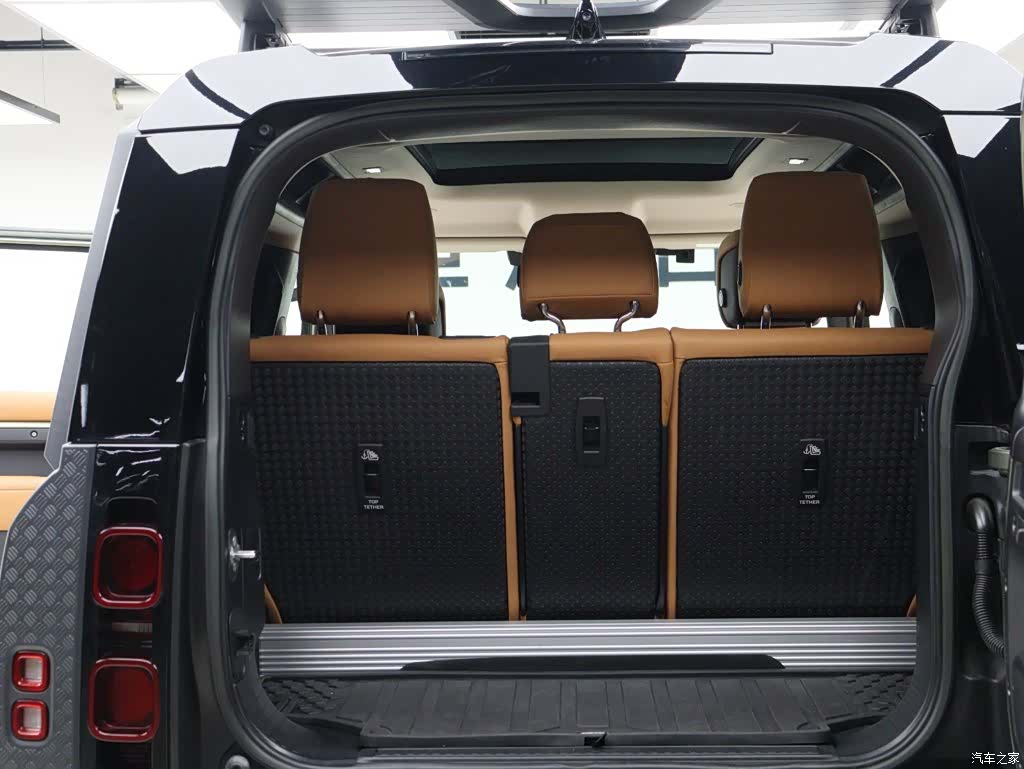 Land Rover Defender, 2022 8