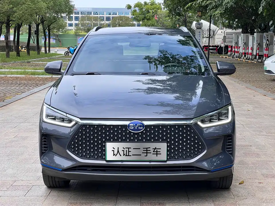 BYD e2