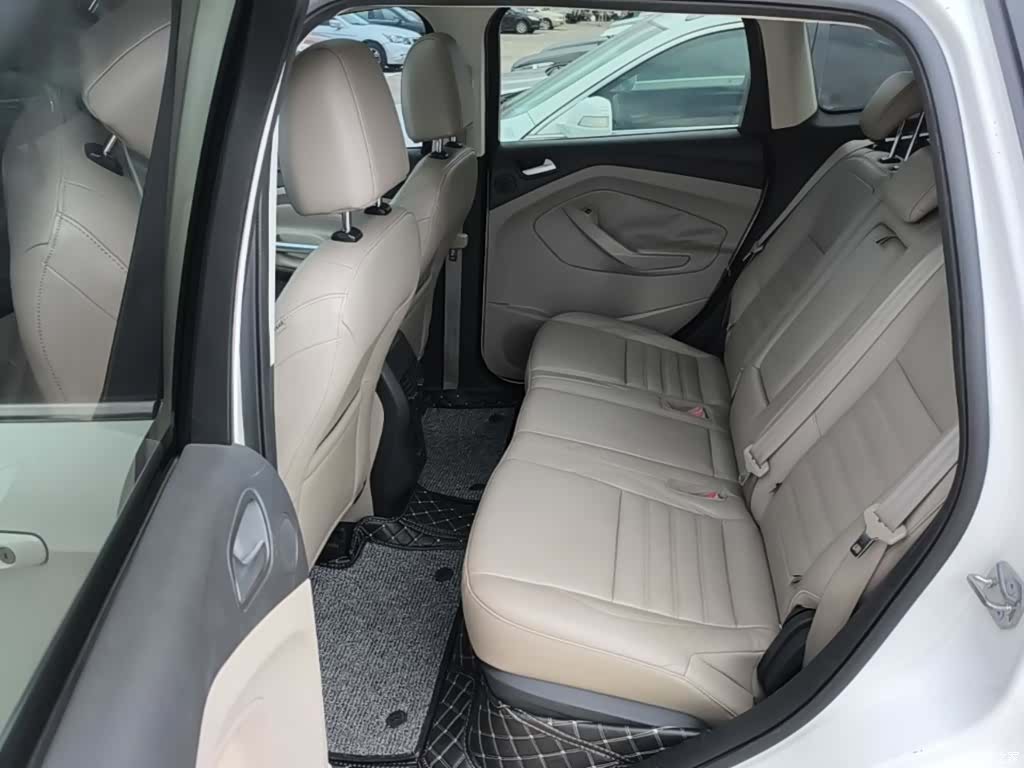 Ford Kuga, 2017 17