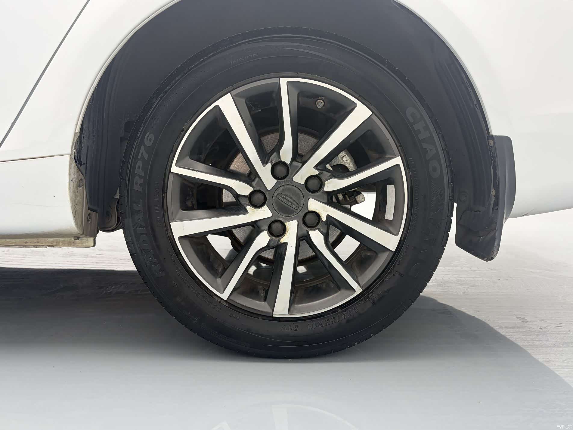 Geely Emgrand, 2020 9