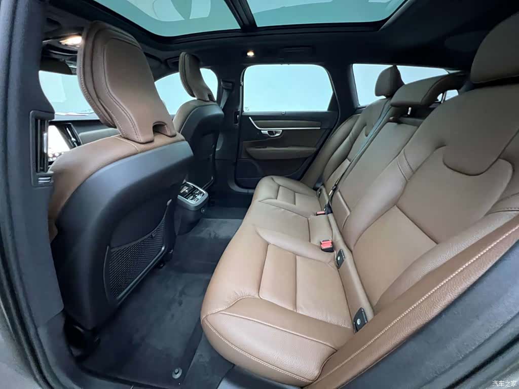 Volvo V90, 2023 24