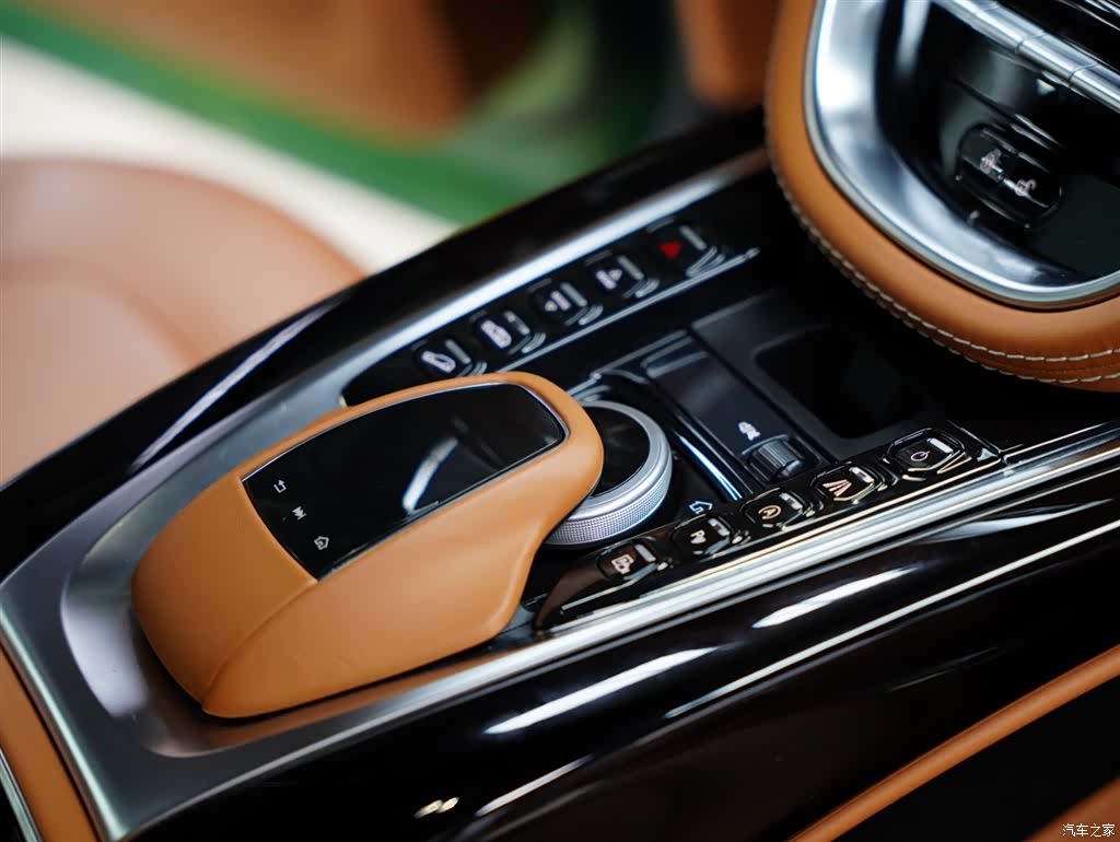Aston Martin DBX, 2023 48