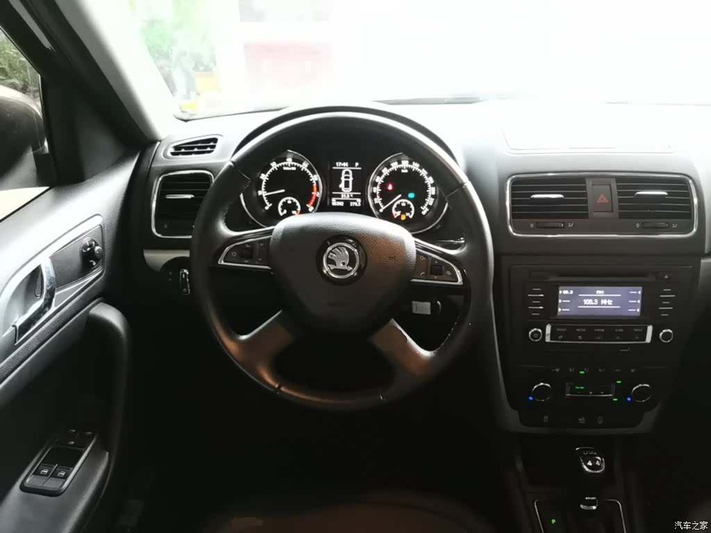 Skoda Yeti, 2015 11