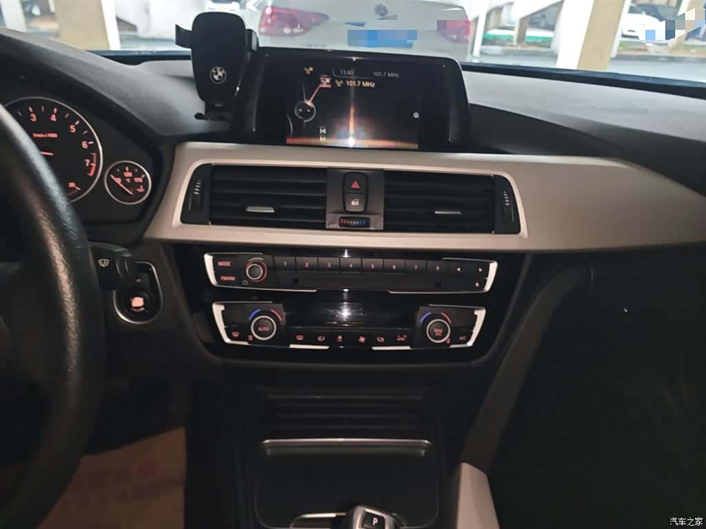 BMW 3 Series, 2016 13