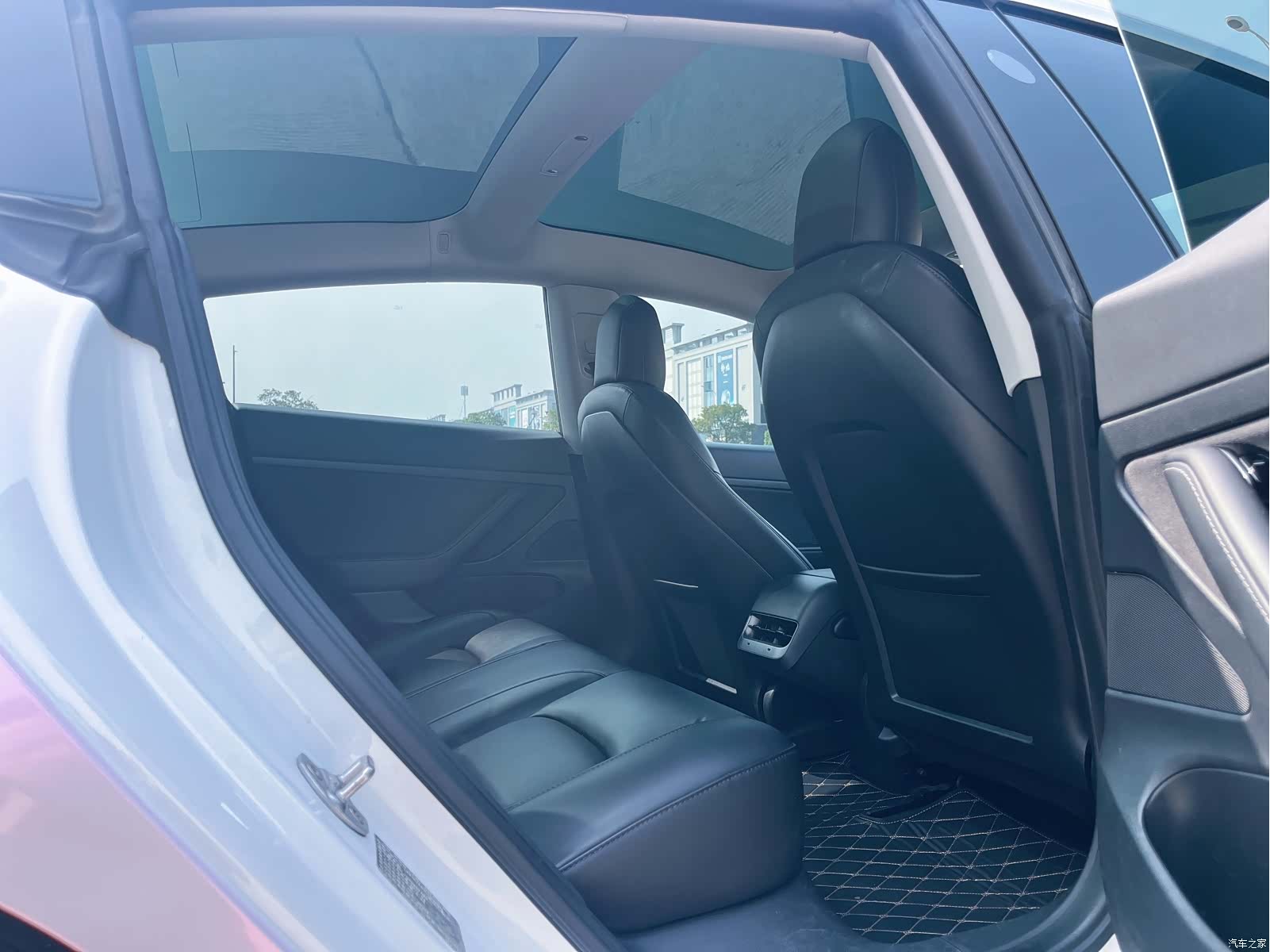Tesla Model 3, 2020 15