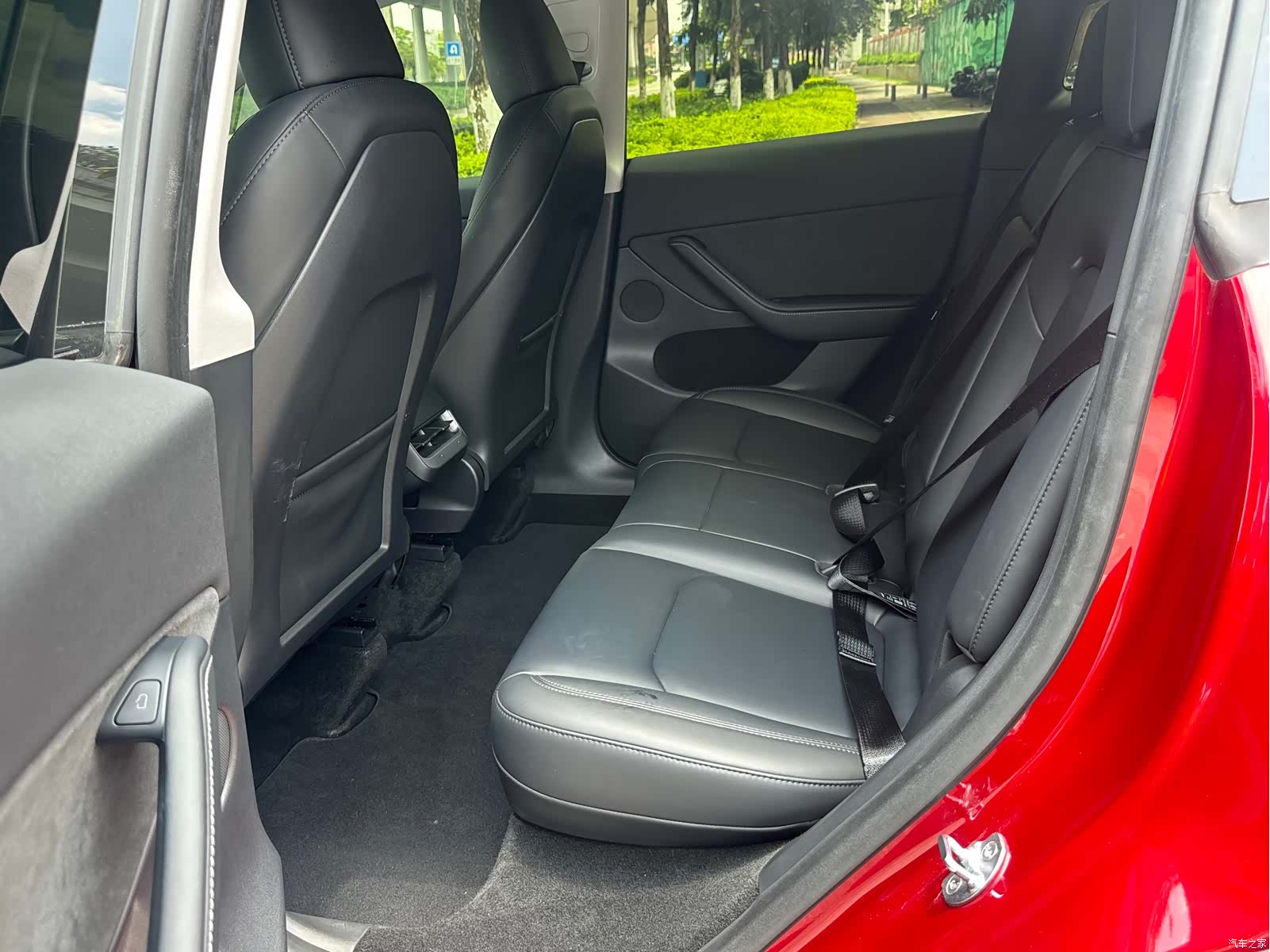 Tesla Model Y, 2024 9