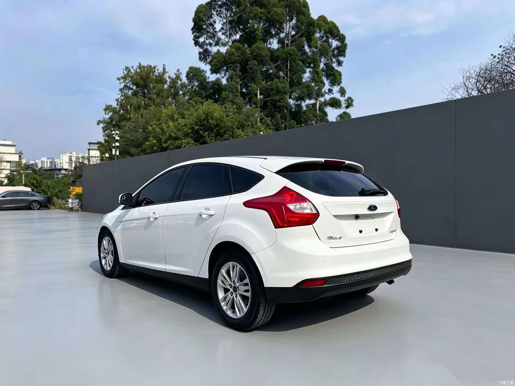 Ford Focus, 2012 6