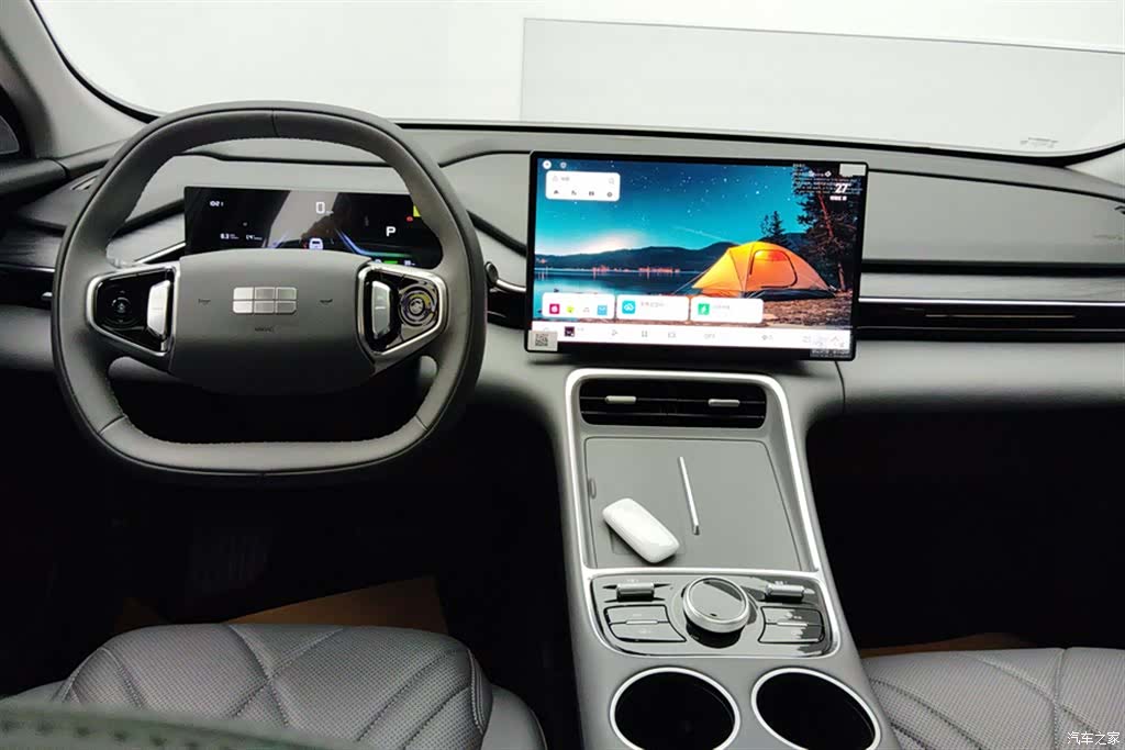 Geely Galaxy L6, 2025 12
