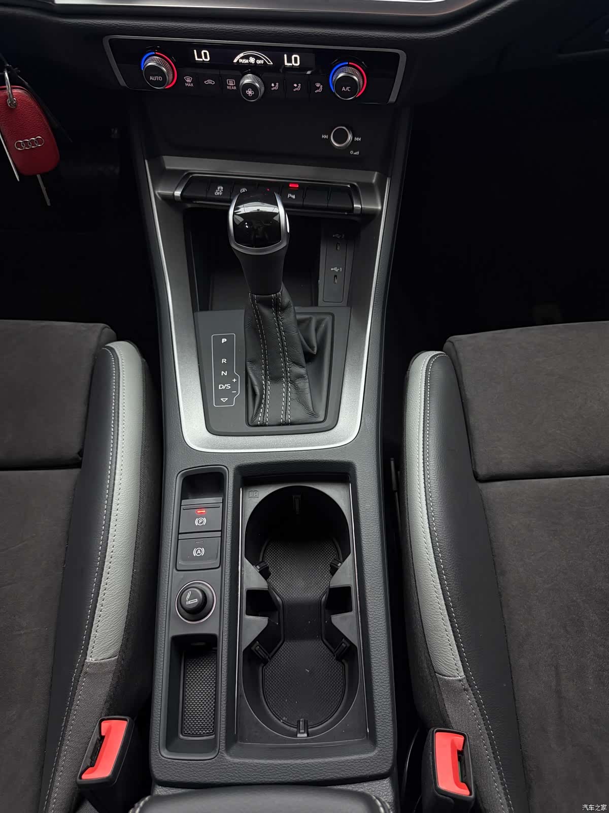 Audi Q3, 2022 13