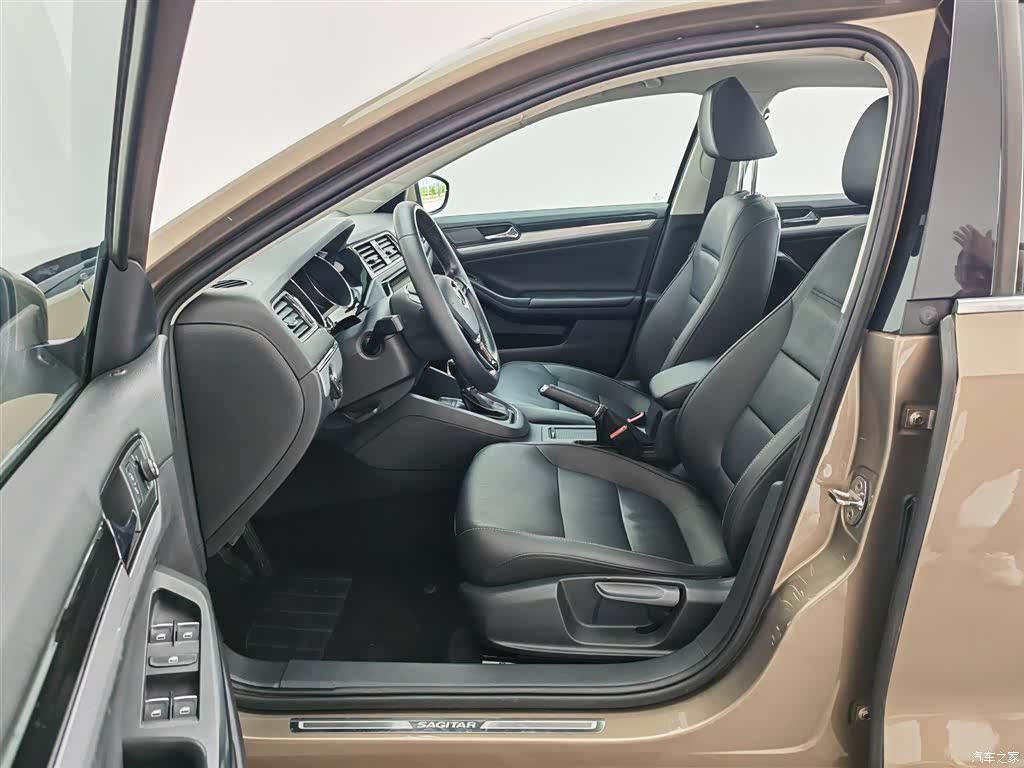 Volkswagen Sagitar, 2018 10