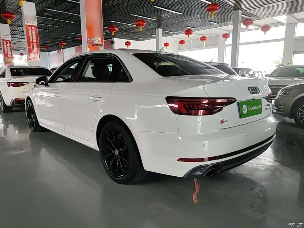 Audi A4L, 2018 все фото