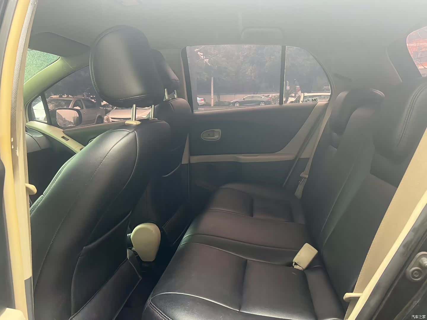 Toyota 1.6E, 2010 6