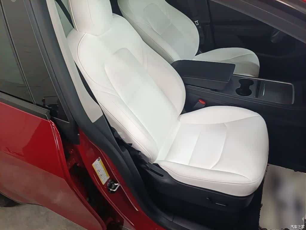 Tesla Model Y, 2021 25