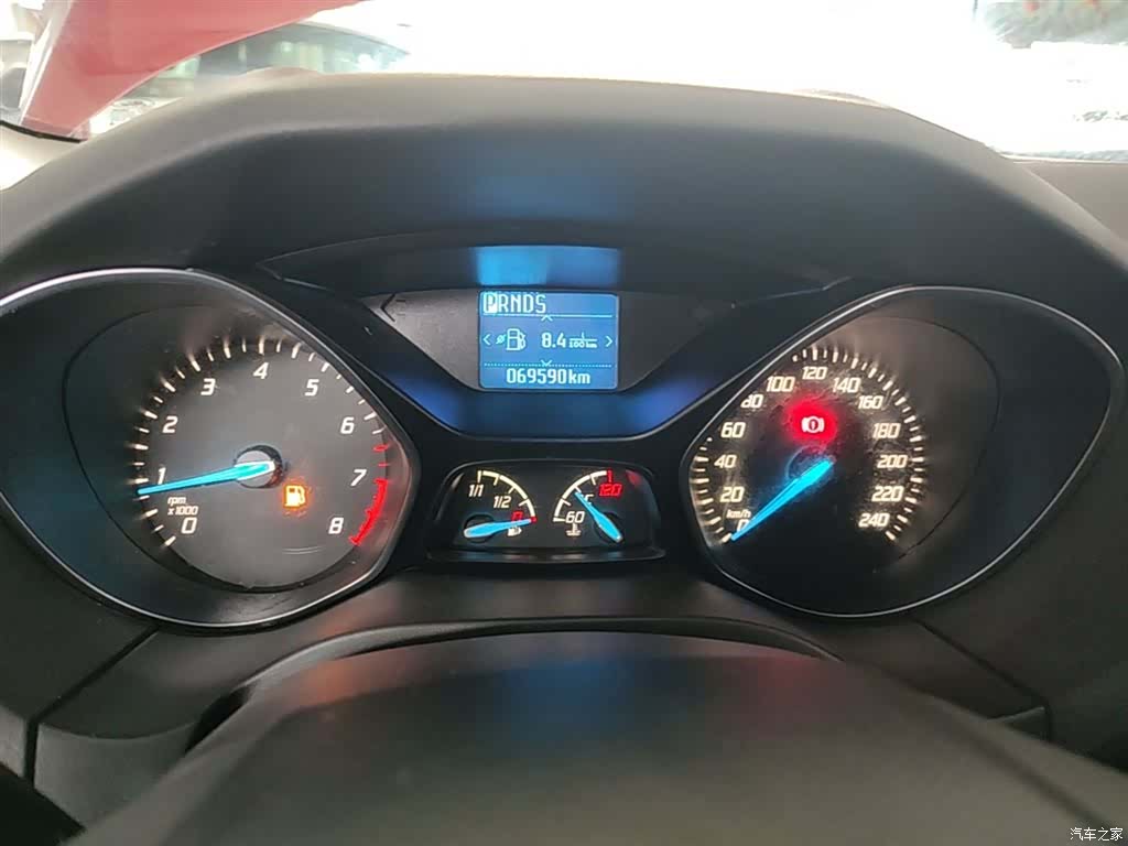 Ford Focus, 2015 11