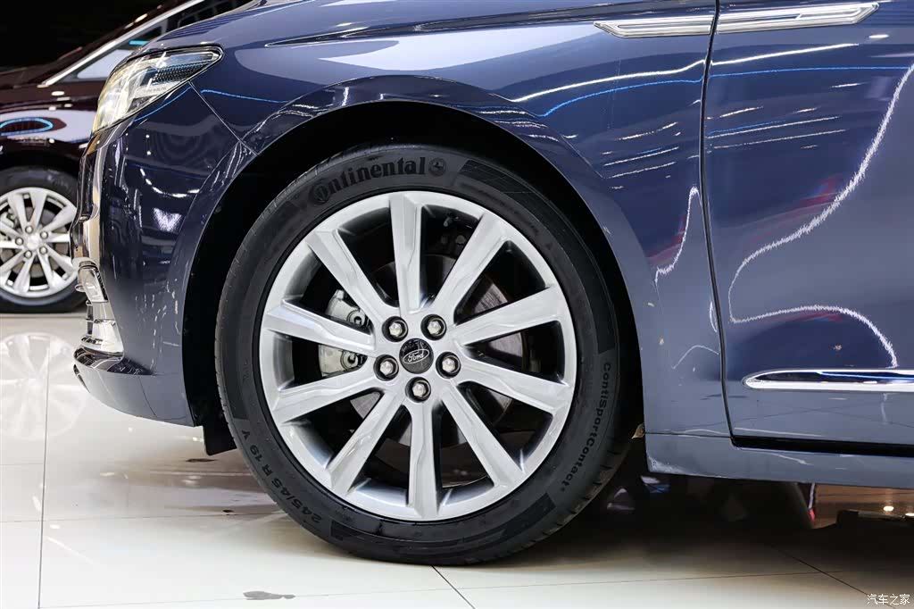 Ford Taurus, 2022 13