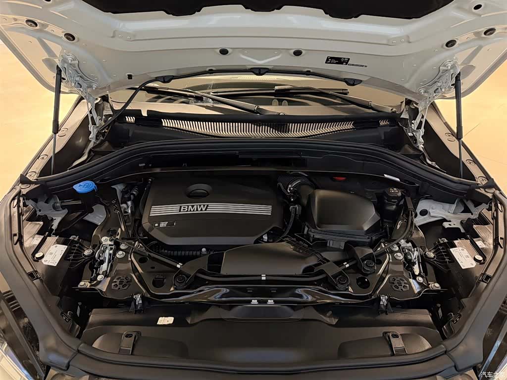 BMW X2, 2025 11