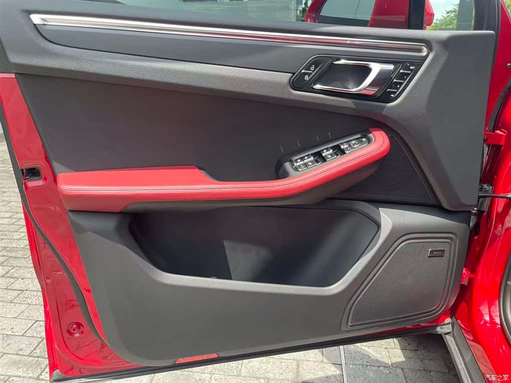 Porsche Macan, 2025 9