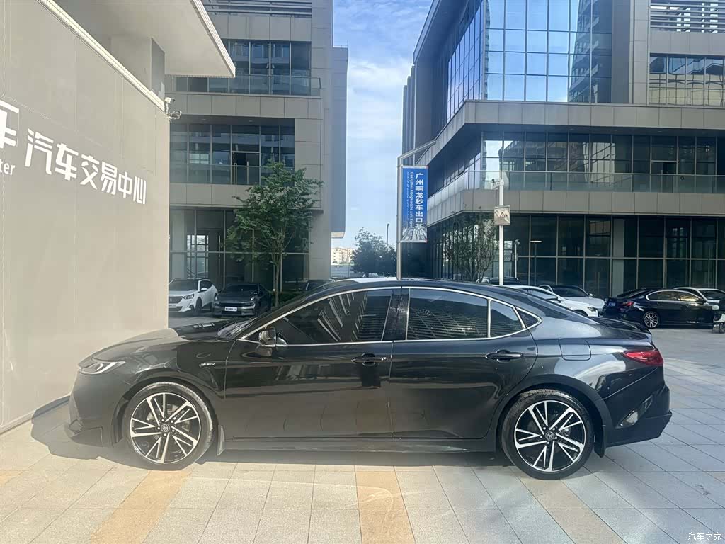 Toyota Camry, 2024 3