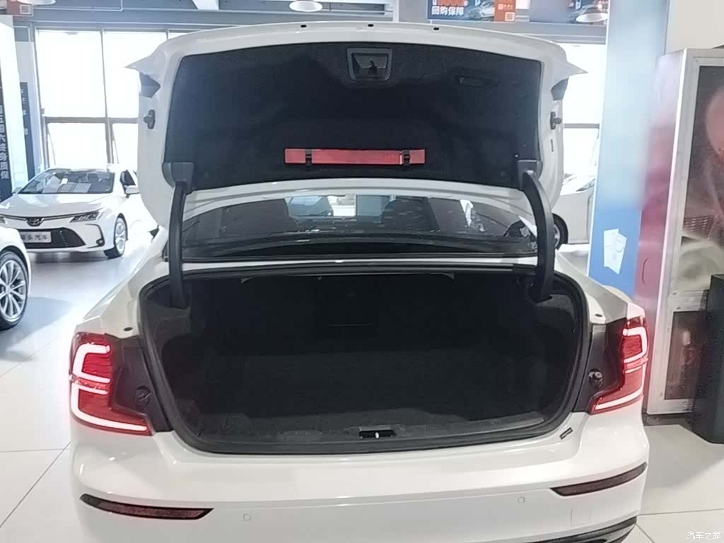 Volvo S60, 2022 19